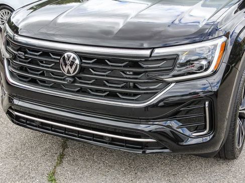 Used 2025 Volkswagen Atlas SEL Premium R-Line AWD/4WD image 8