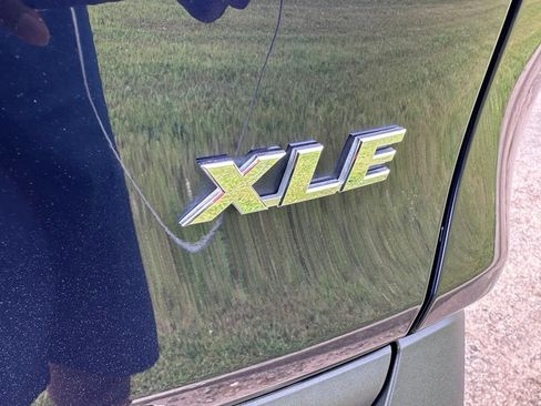 Used 2024 Toyota RAV4 XLE w/ Convenience Package FWD image 12