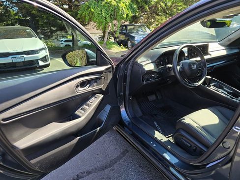Used 2025 Honda Accord EX-L image 7
