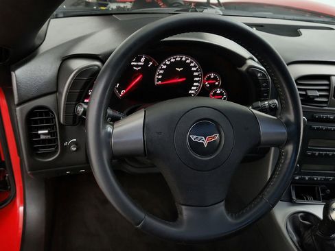 Used 2007 Chevrolet Corvette Coupe w/ Preferred Equipment Group RWD image 13