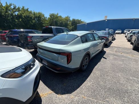 Used 2026 Kia K4 FWD image 4