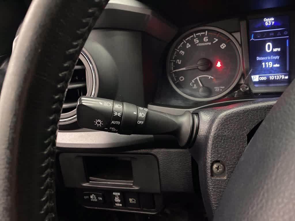 Used 2018 Toyota Tacoma TRD Off-Road AWD/4WD image 22