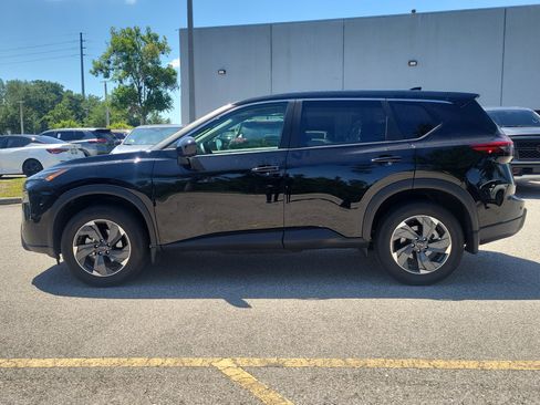 Certified 2025 Nissan Rogue SV FWD image 8