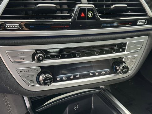 Used 2019 BMW 750i w/ Executive Package image 29