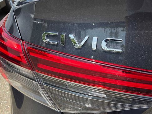 Used 2024 Honda Civic Touring image 4