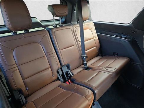 Used 2023 Lincoln Navigator L Reserve image 12