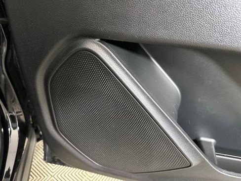 Used 2020 Ford Explorer XLT w/ Equipment Group 202A image 30