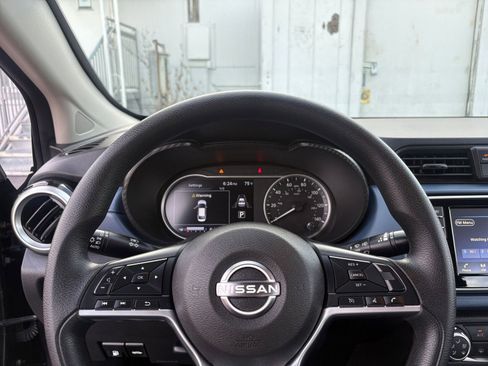 Used 2025 Nissan Versa SV image 25