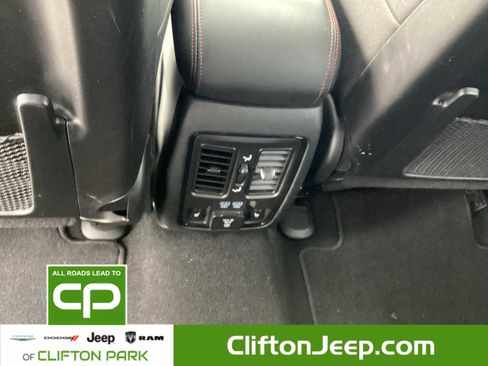 Certified 2024 Dodge Durango GT image 12