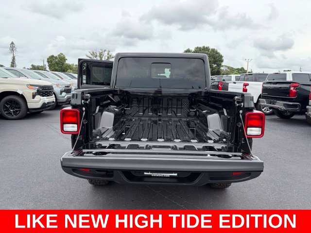 Used 2025 Jeep Gladiator Sport AWD/4WD image 16
