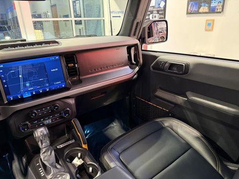 Used 2023 Ford Bronco Badlands image 23