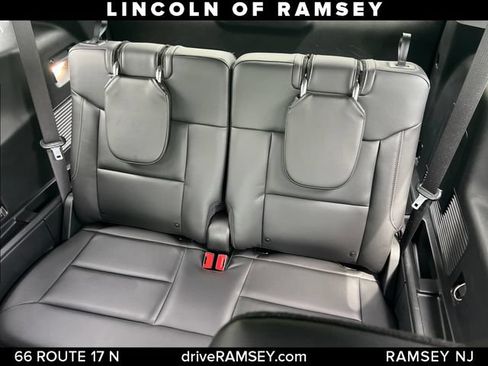 Used 2022 Ford Explorer XLT w/ Equipment Group 202A AWD/4WD image 21