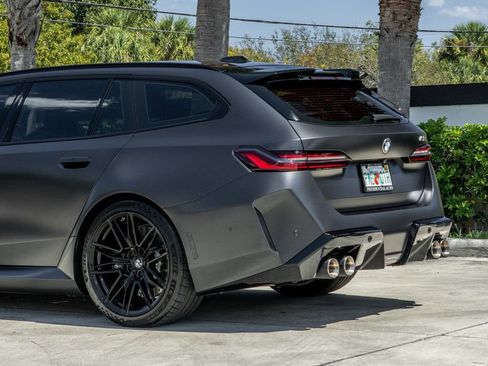 Used 2025 BMW M5 Touring image 5