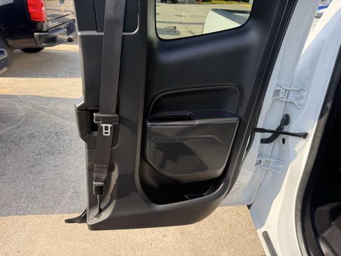 Used 2022 Chevrolet Colorado LT w/ Fleet Safety Package RWD image 15