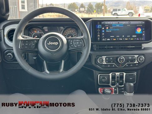 Used 2024 Jeep Wrangler Willys image 12