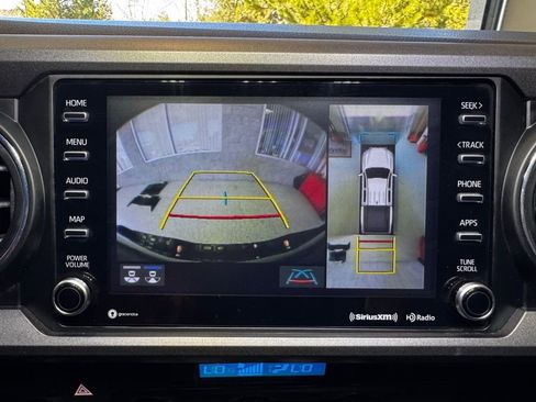 Used 2023 Toyota Tacoma TRD Off-Road w/ Advanced Technology Package image 32