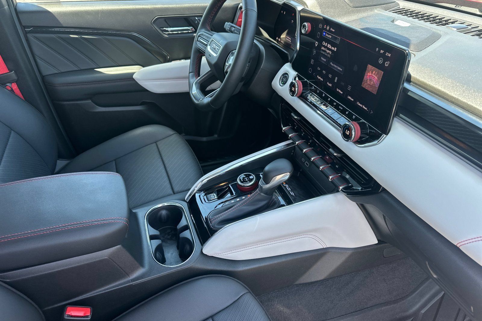 Used 2026 GMC Canyon AT4X w/ AT4X AEV Edition AWD/4WD image 19