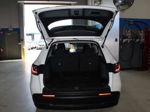 Used 2023 Honda HR-V LX image 39