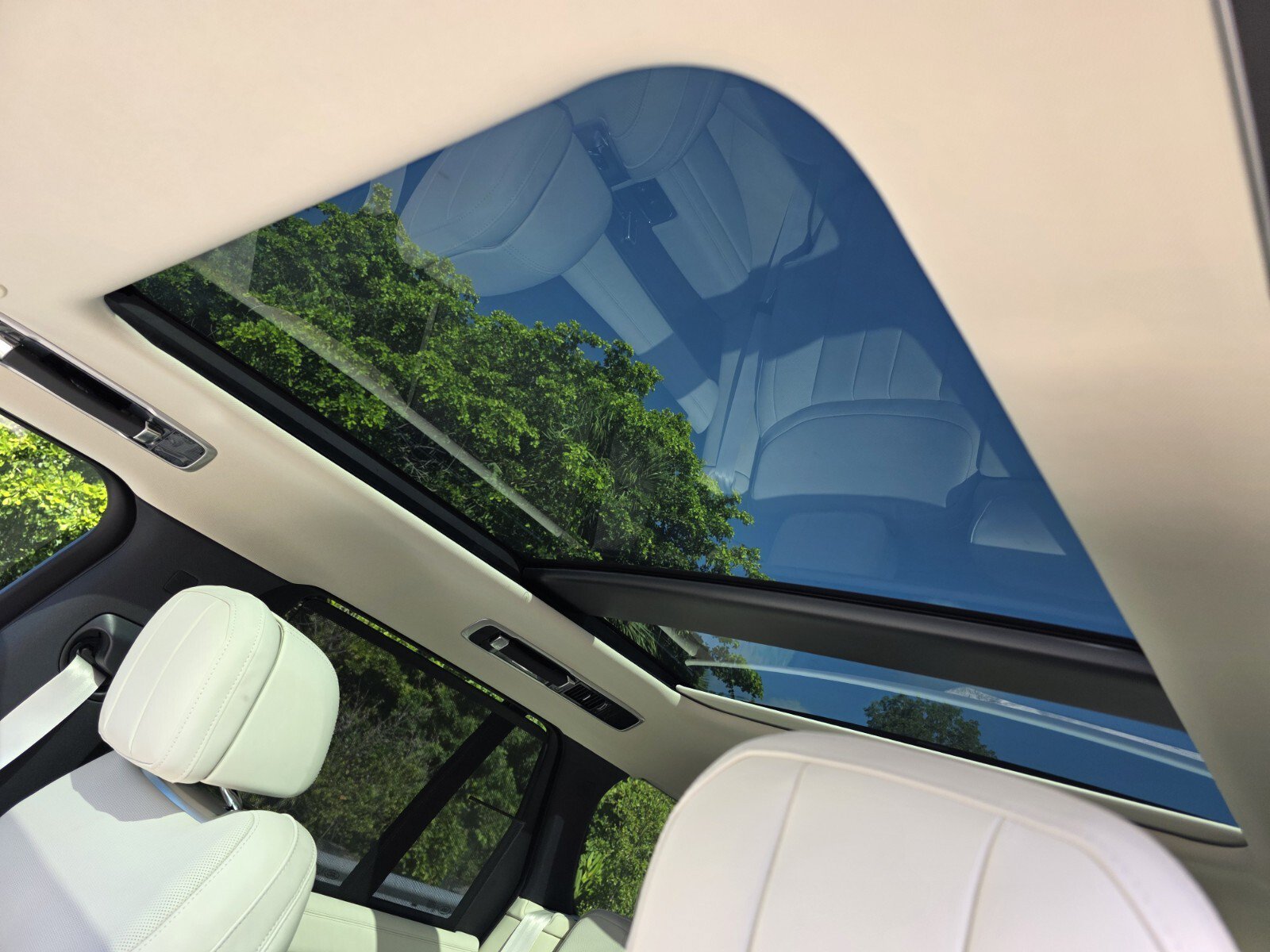New 2026 Land Rover Range Rover SE AWD/4WD image 12