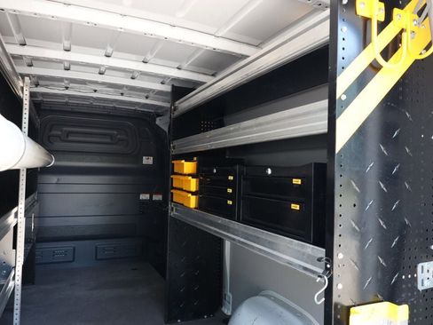 Used 2023 Mercedes-Benz Sprinter 2500 w/ Acoustic Package image 23