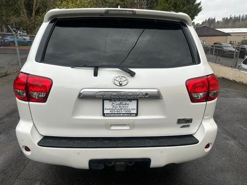 Used 2014 Toyota Sequoia Platinum AWD/4WD image 6