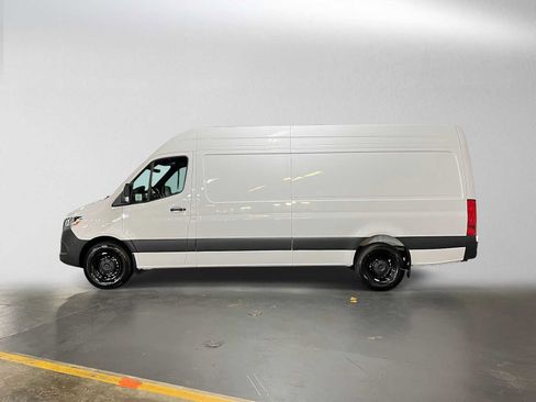 Used 2026 Mercedes-Benz Sprinter 2500 image 6