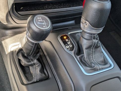 Used 2024 Jeep Wrangler Sport S image 15