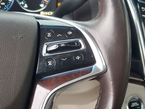 Used 2015 Cadillac Escalade Luxury image 16