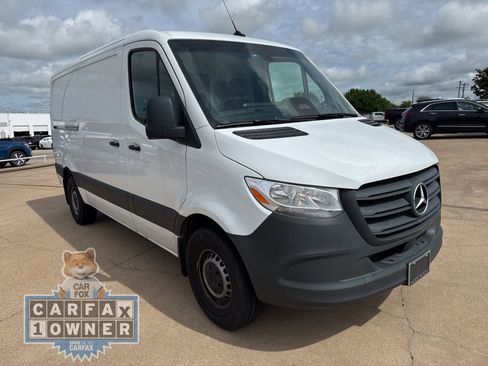 Used 2025 Mercedes-Benz Sprinter 2500 image 4
