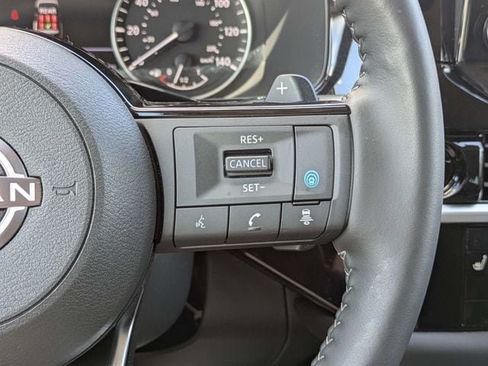Used 2025 Nissan Pathfinder SL FWD image 29