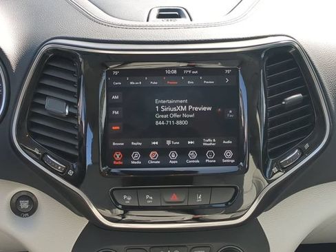 Used 2020 Jeep Cherokee Limited w/ Technology Group FWD image 19