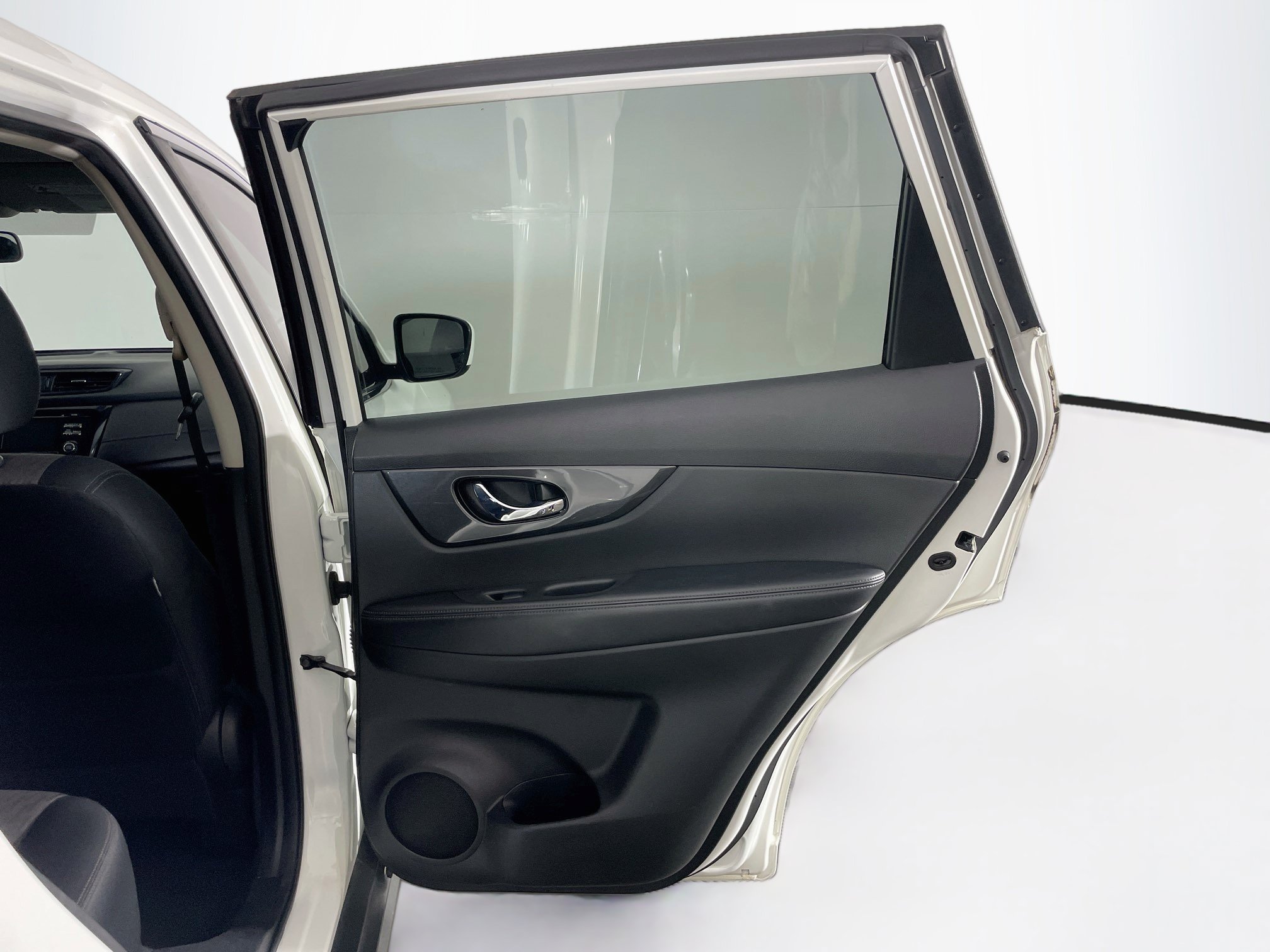 Used 2017 Nissan Rogue S FWD image 28