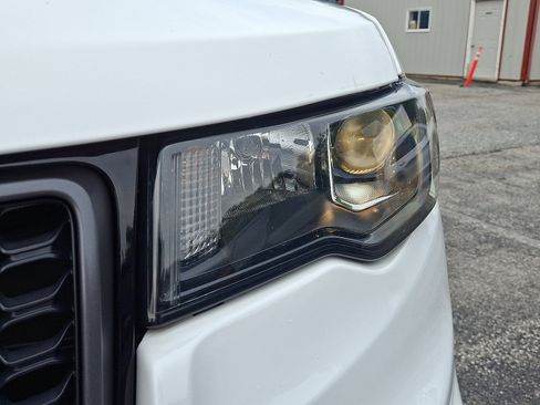 Certified 2021 Jeep Grand Cherokee Trailhawk w/ Trailhawk Luxury Group image 11