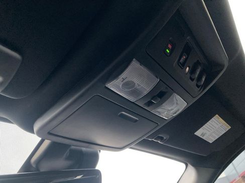 Used 2024 Nissan Titan PRO-4X w/ Pro-4x Convenience Package image 30