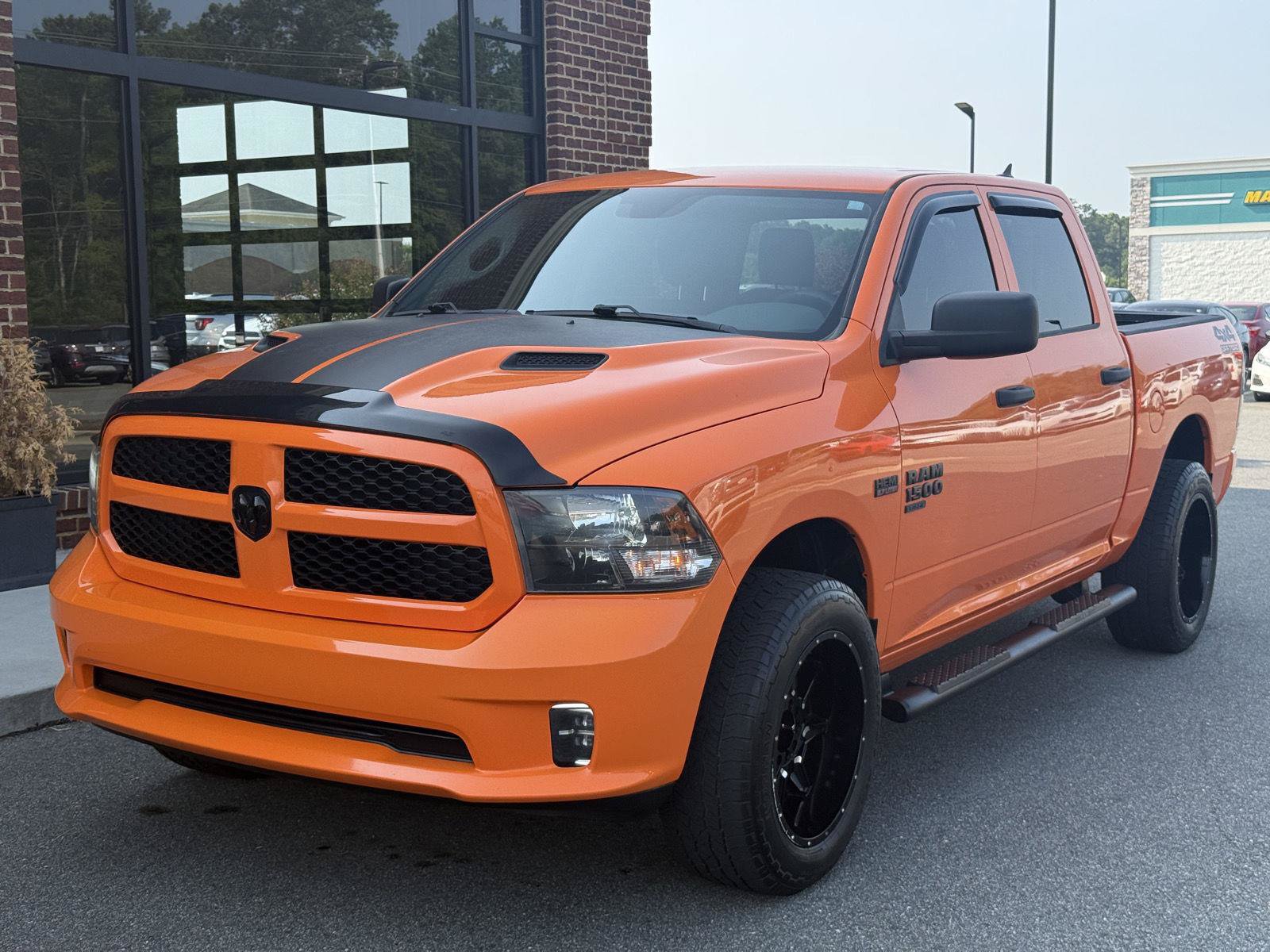 Used 2019 RAM 1500 Express w/ Express Value Package AWD/4WD image 1