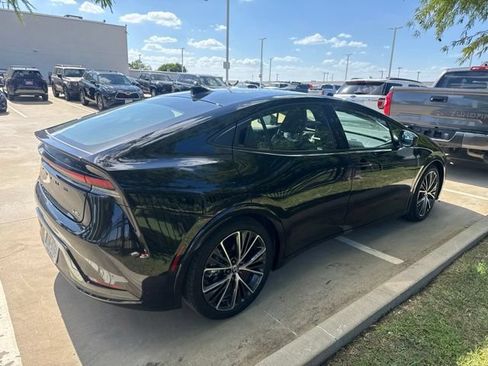 Used 2025 Toyota Prius Limited w/ Limited Premium Package FWD image 3