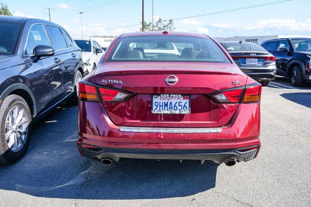 Used 2023 Nissan Altima 2.5 SR FWD image 11