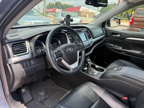 Used 2016 Toyota Highlander XLE w/ Protection Package #3 AWD/4WD image 10
