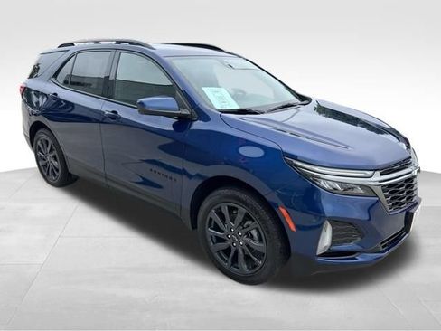 Used 2022 Chevrolet Equinox RS w/ LPO, Floor Liner Package AWD/4WD image 8
