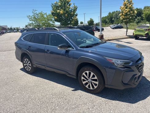 Used 2023 Subaru Outback Premium w/ Popular Package #1 AWD/4WD image 13