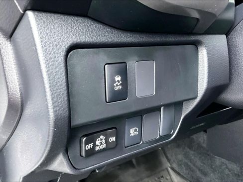 Certified 2023 Toyota Tacoma SR5 AWD/4WD image 32