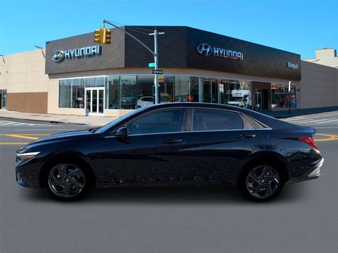 New 2026 Hyundai Elantra SEL Sport Premium FWD image 3