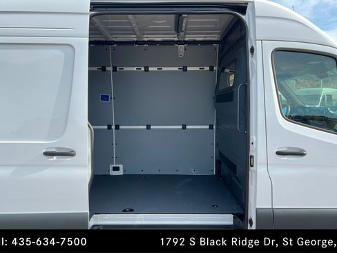 Used 2026 Mercedes-Benz Sprinter 2500 image 14