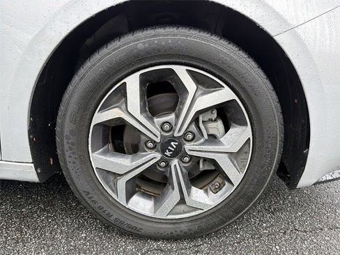 Used 2020 Kia Forte LXS image 12