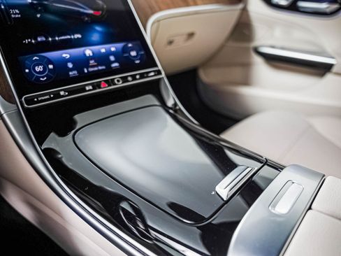 Certified 2024 Mercedes-Benz C 300 Sedan image 19