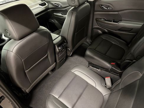 Used 2023 GMC Acadia SLT w/ Elevation Edition AWD/4WD image 28