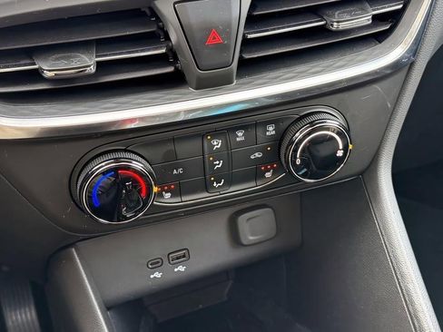 Used 2024 Buick Encore GX Preferred w/ Comfort Package image 18