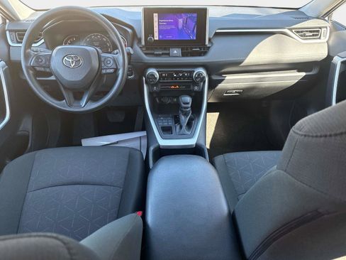 Used 2025 Toyota RAV4 XLE image 17