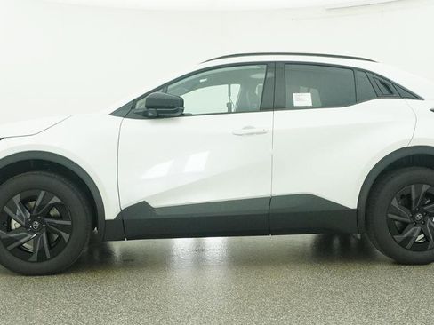 New 2026 Toyota C-HR AWD/4WD image 10
