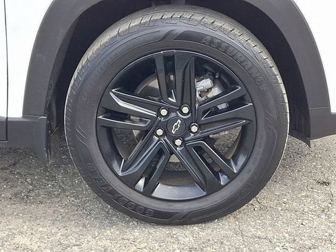 Used 2025 Chevrolet Trax ACTIV w/ Sunroof Package FWD image 29
